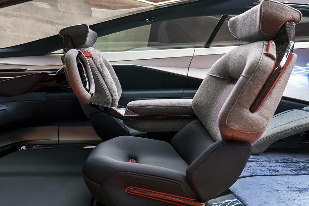 Geneva_Motor_Show__Lagonda_Vision_Concept_20-jpg_12002